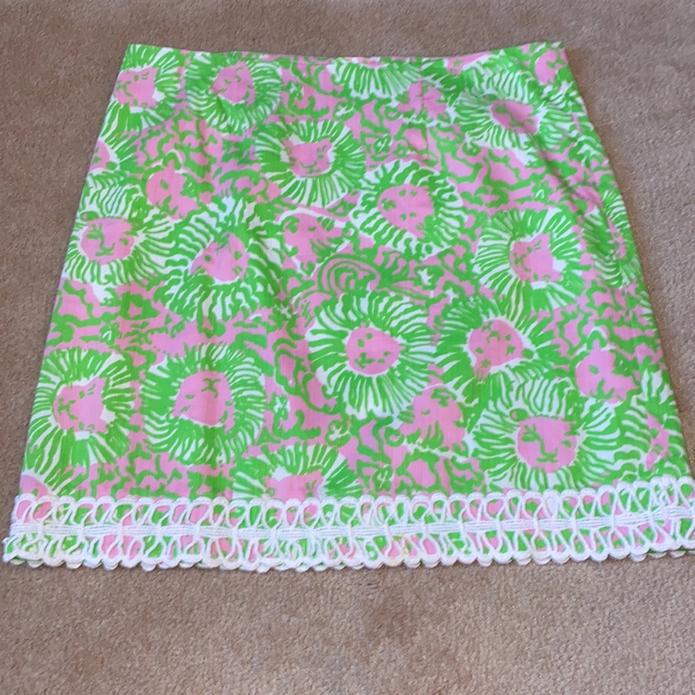 Lilly Pulitzer pink and green lion head pencil skirt, size 8, new without tags!!